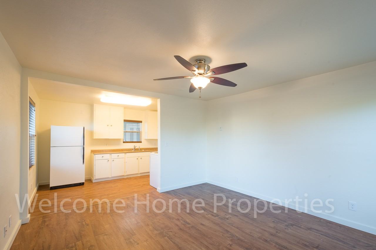 808 W Alder St - Photo 3 of 18