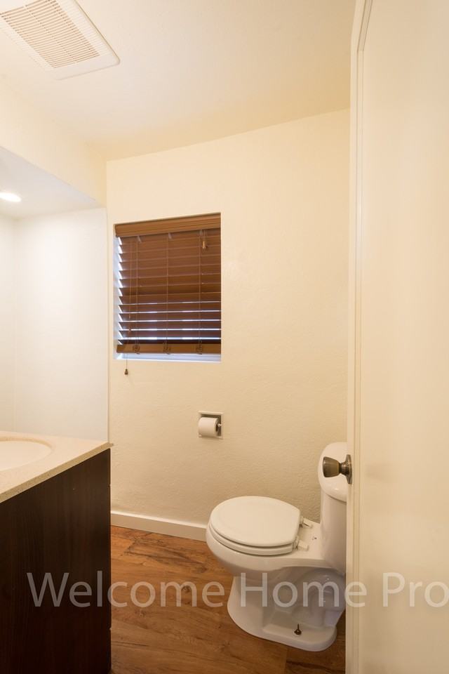 808 W Alder St - Photo 5 of 18