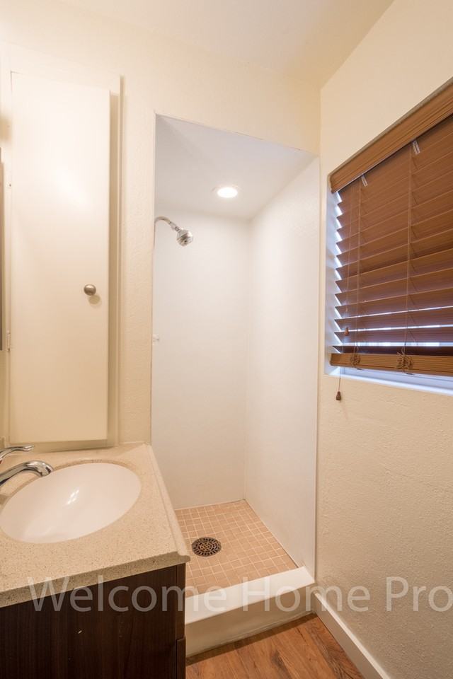 808 W Alder St - Photo 6 of 18