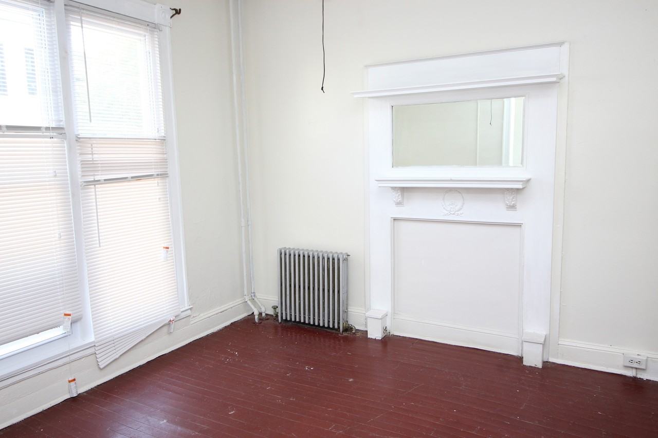 202 W Lorraine Ave - Photo 2 of 31