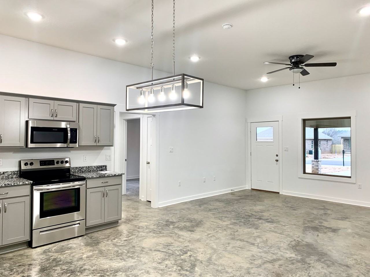 260 Wolf Den Ln - Photo 2 of 15
