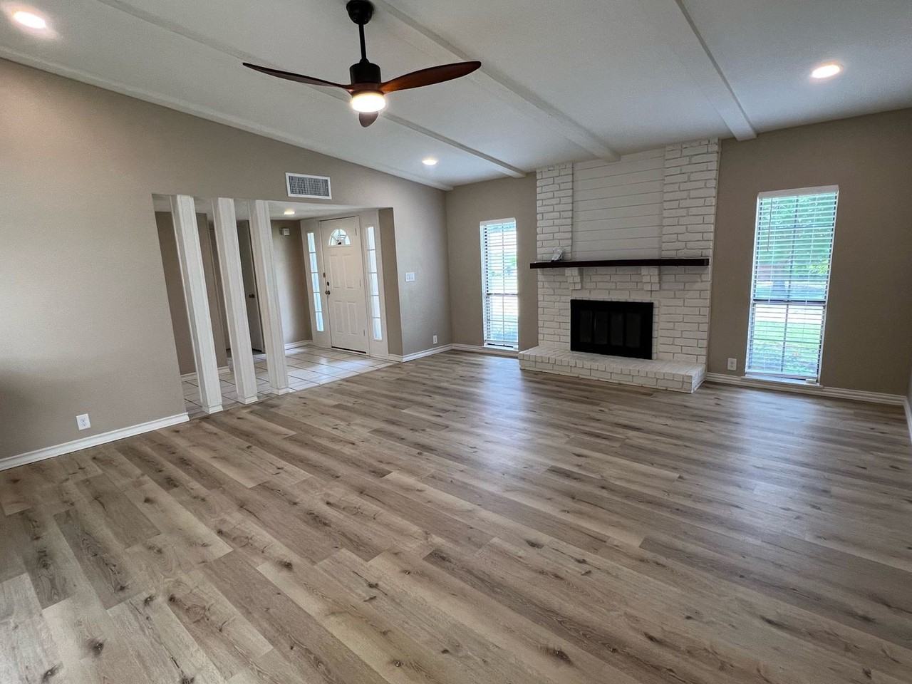 6700 Forestview Dr - Photo 4 of 26