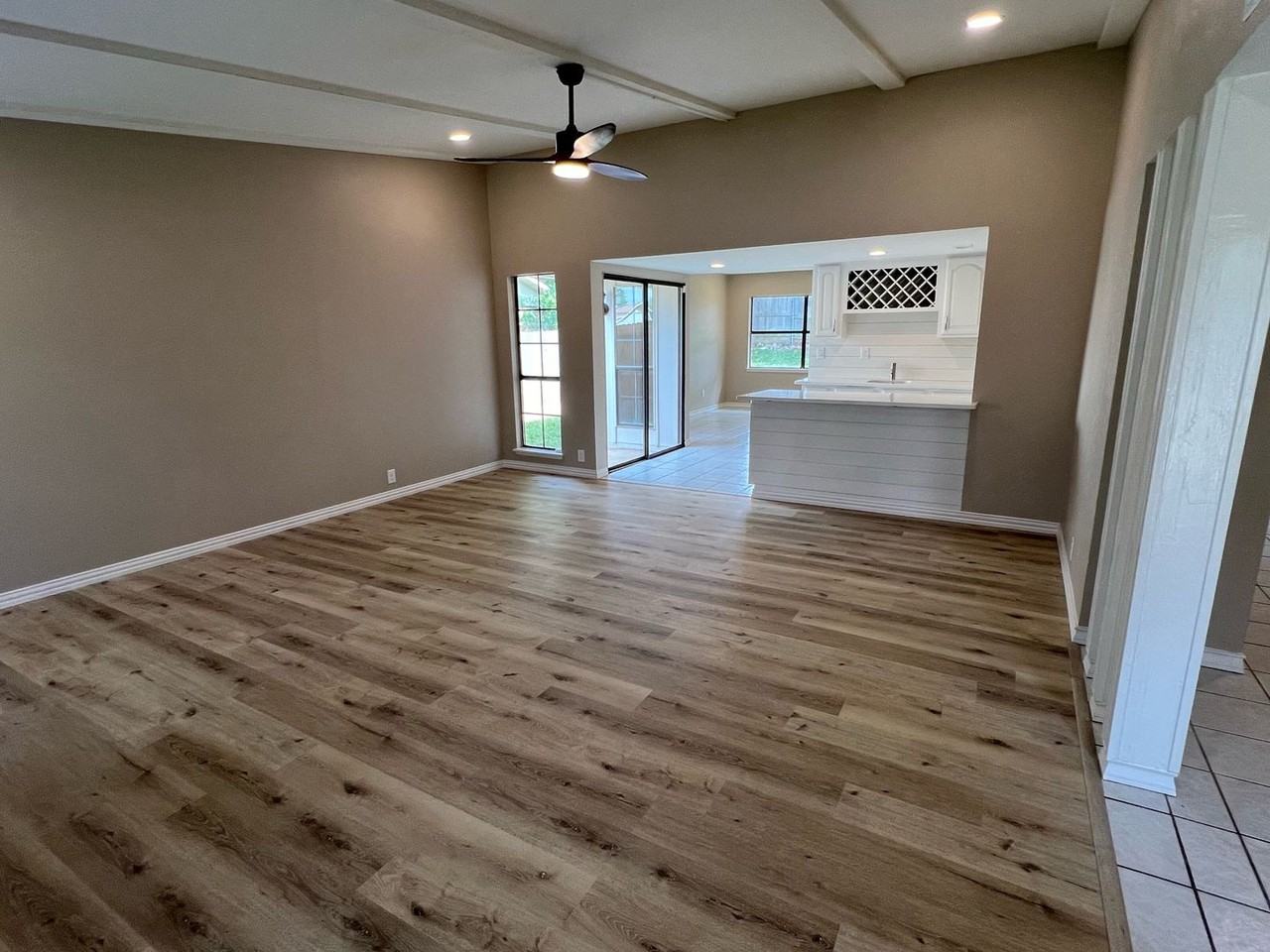 6700 Forestview Dr - Photo 6 of 26