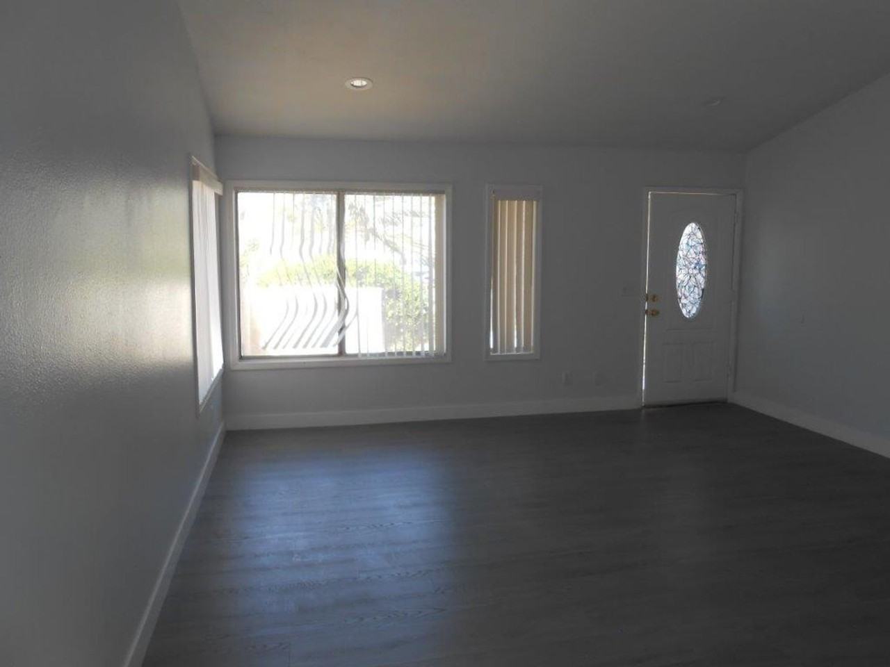 3133 Floral Vista Ave - Photo 3 of 14