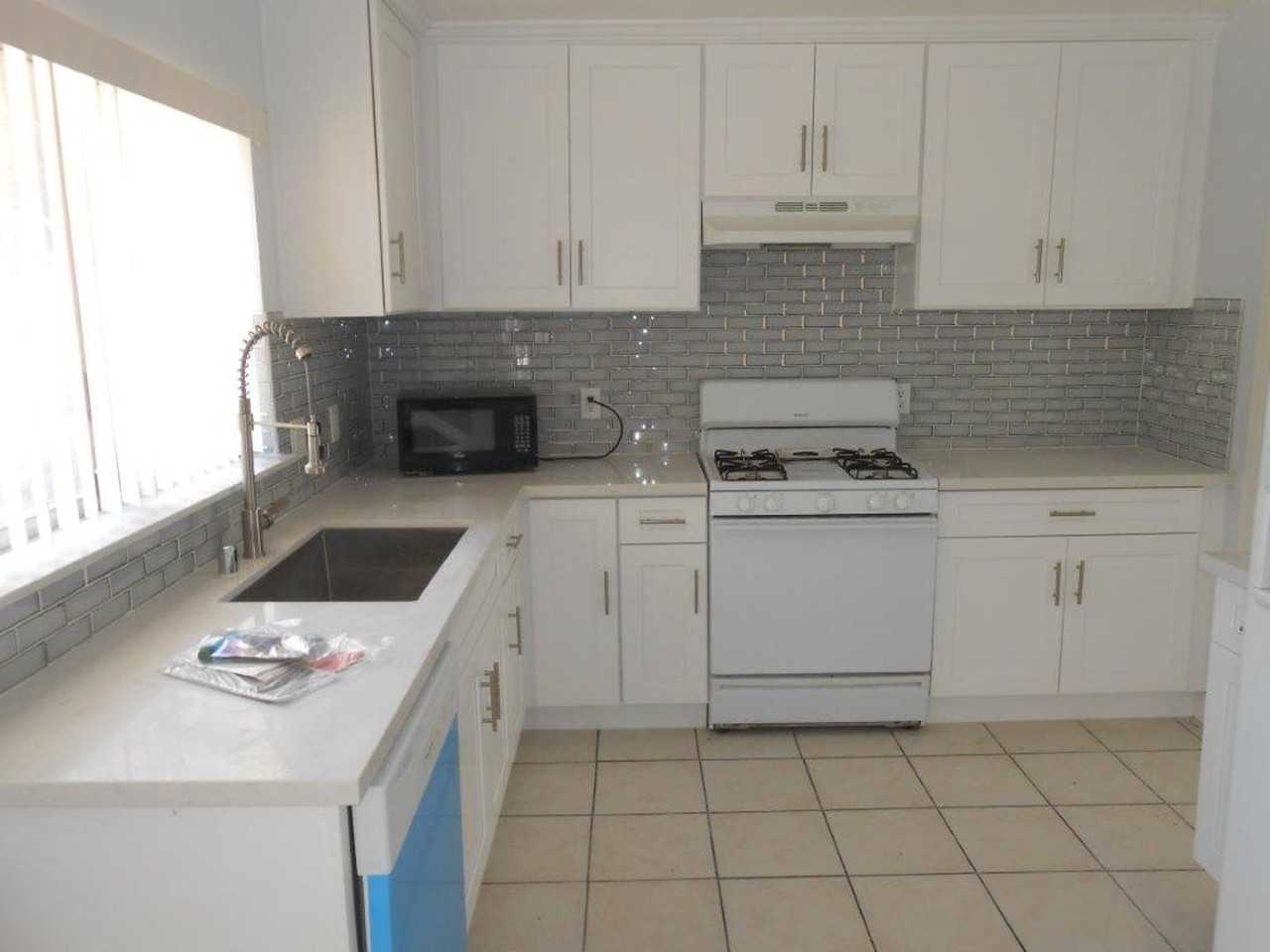 3133 Floral Vista Ave - Photo 4 of 14