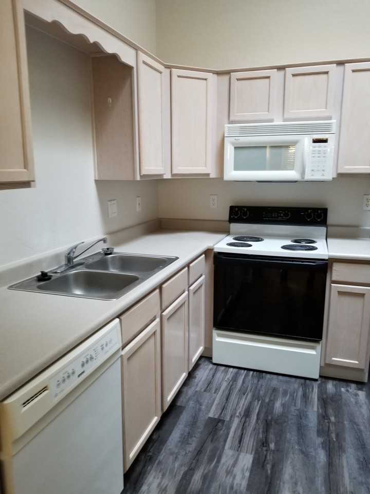 1173 S 16th Pl - Photo 2 of 5