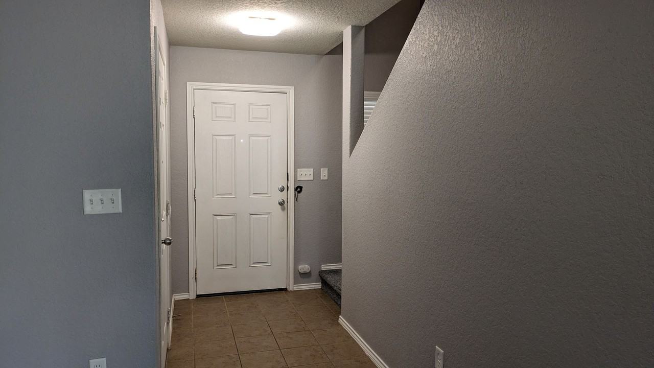 25114 Remington Oaks - Photo 2 of 29