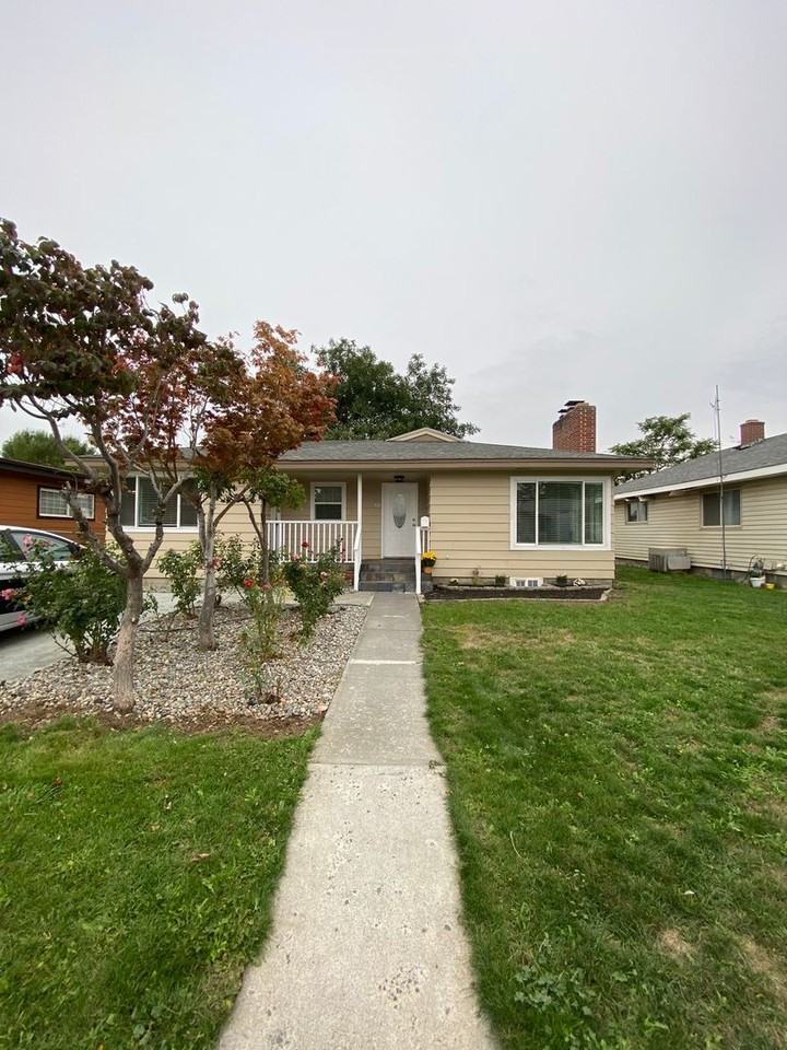 412 I St Se - Photo 2 of 31