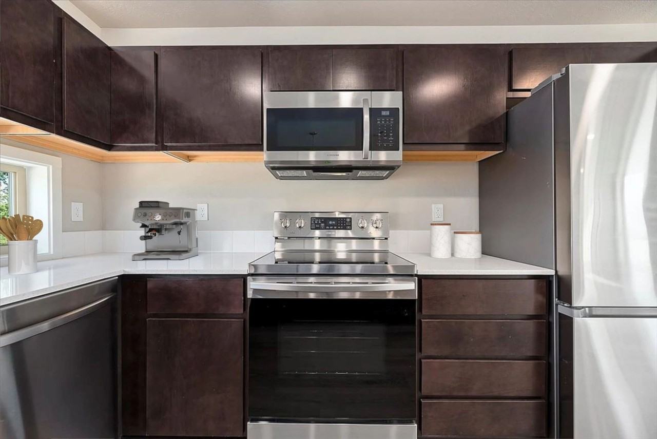 Riverscape Townhomes - Photo 6 of 14