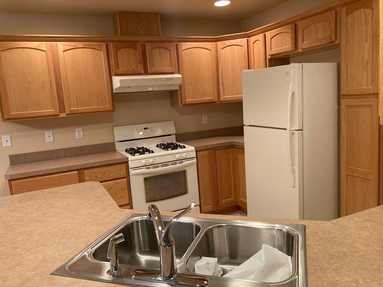 6223 Megan St Ne - Photo 4 of 8