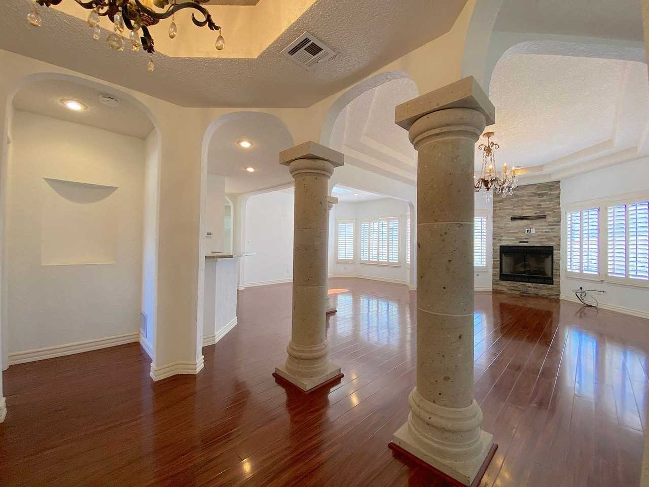 6224 Bluff Trail Ln - Photo 3 of 30