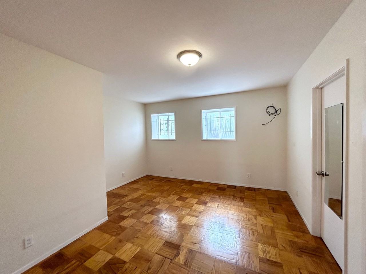 5421 Broadway - Photo 3 of 12