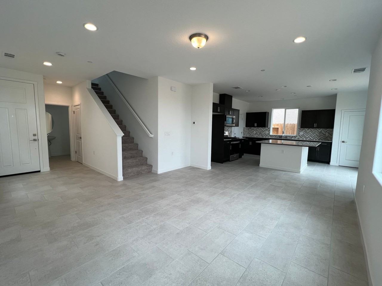 1173 Blue Oak Ln W - Photo 4 of 29