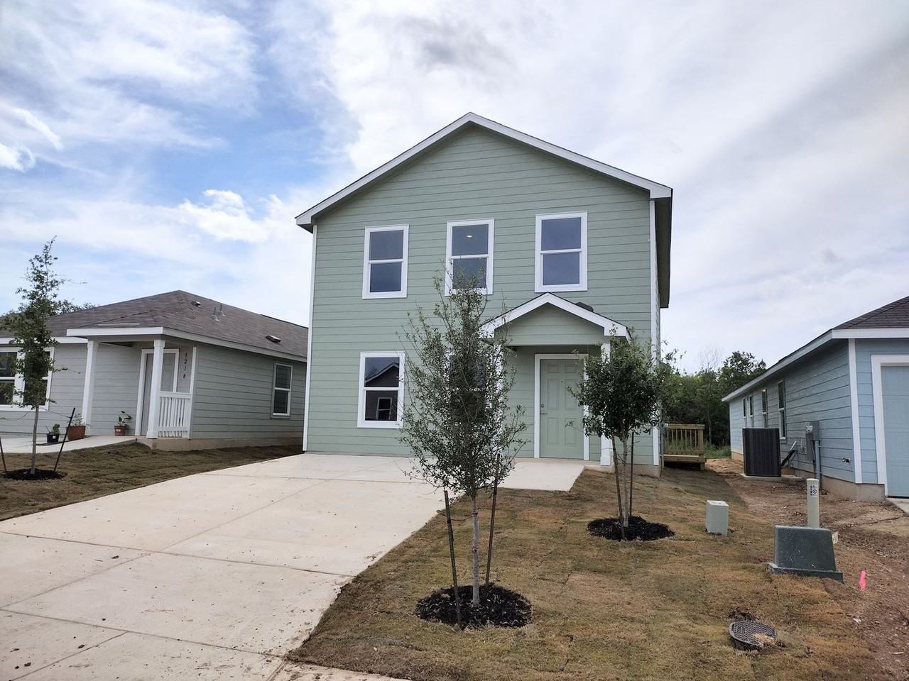 1214 Janzen Rd - Photo 2 of 23