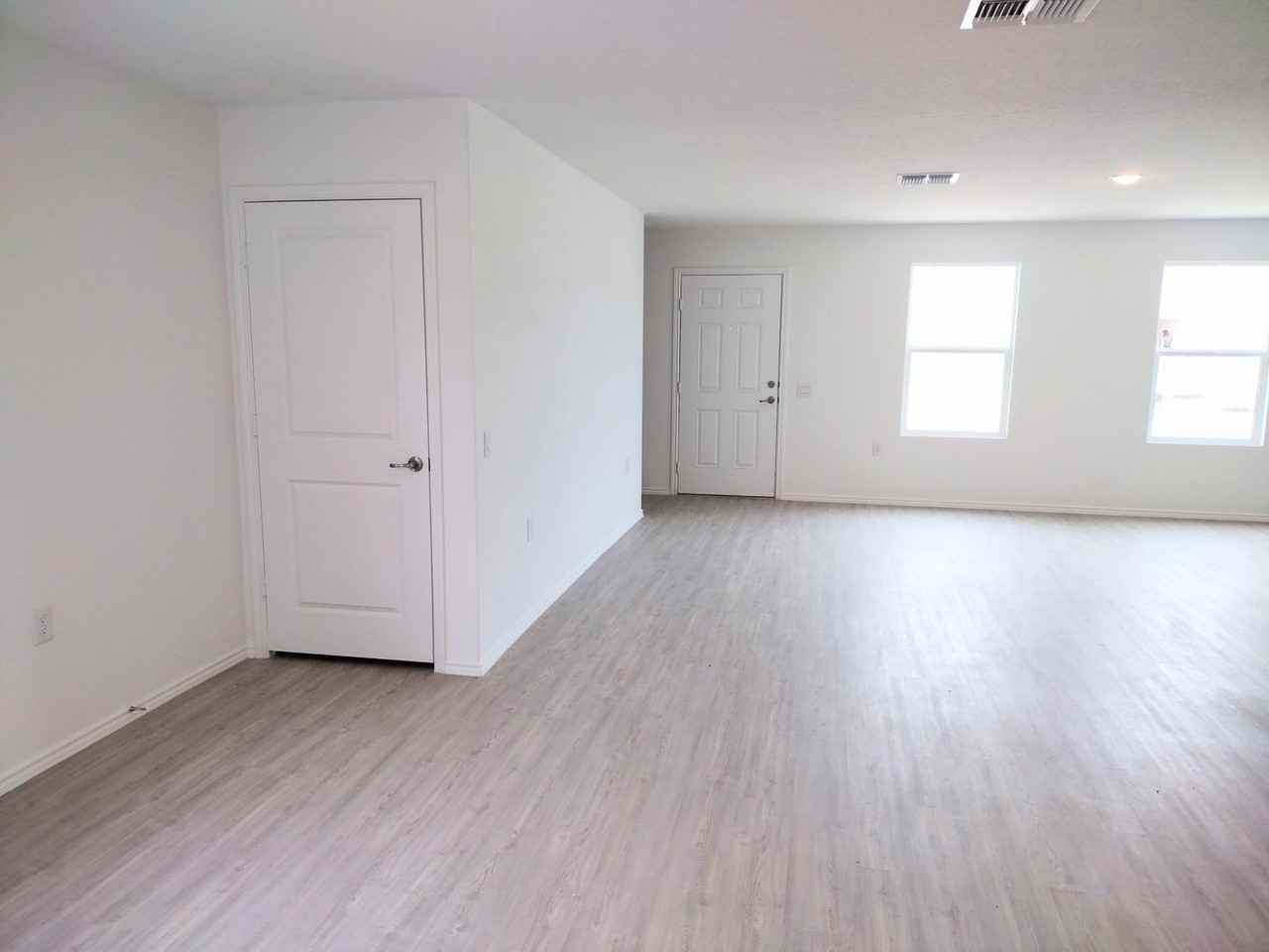 1214 Janzen Rd - Photo 3 of 23