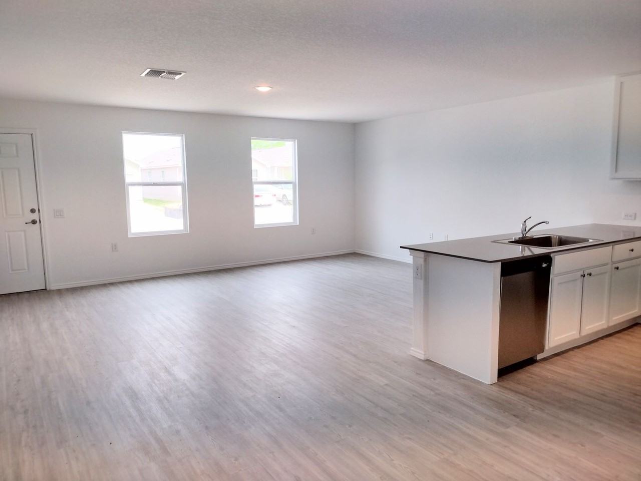 1214 Janzen Rd - Photo 5 of 23