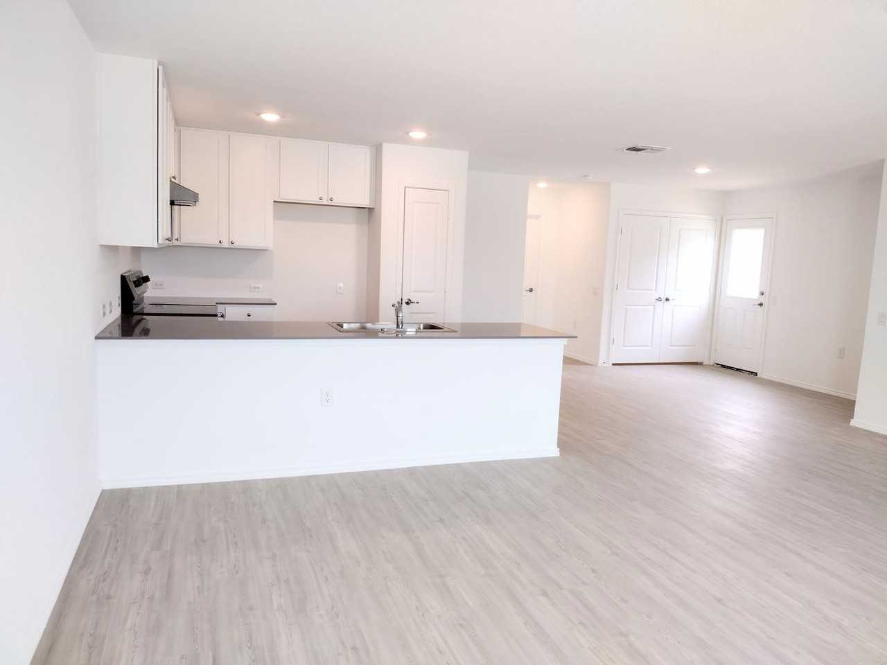 1214 Janzen Rd - Photo 7 of 23