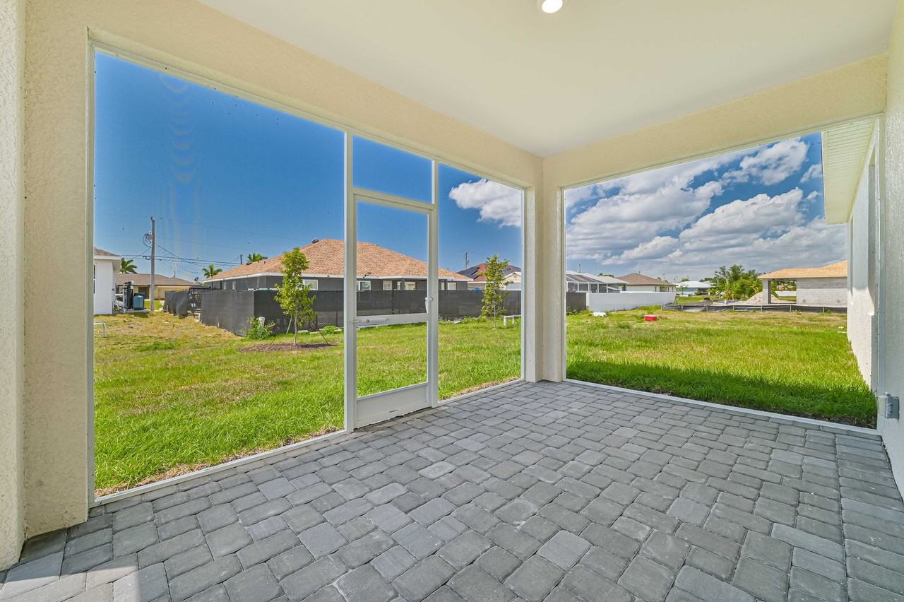 2822 Nw 18th Pl - Photo 3 of 36