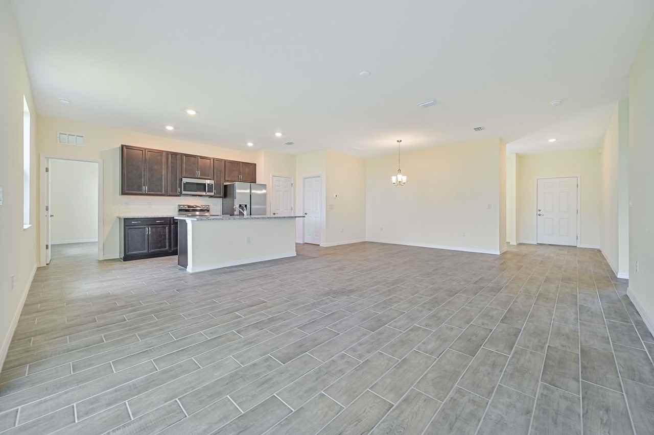 2832 Nw 21st Pl - Photo 3 of 29