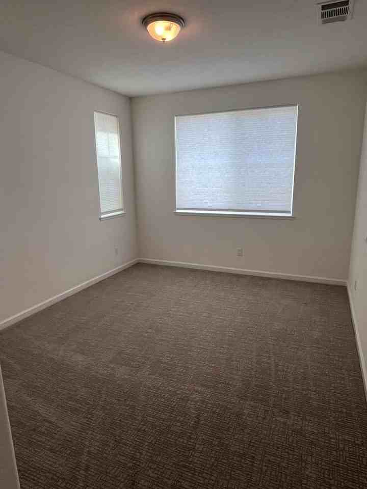 1565 Avanti Dr - Photo 6 of 19