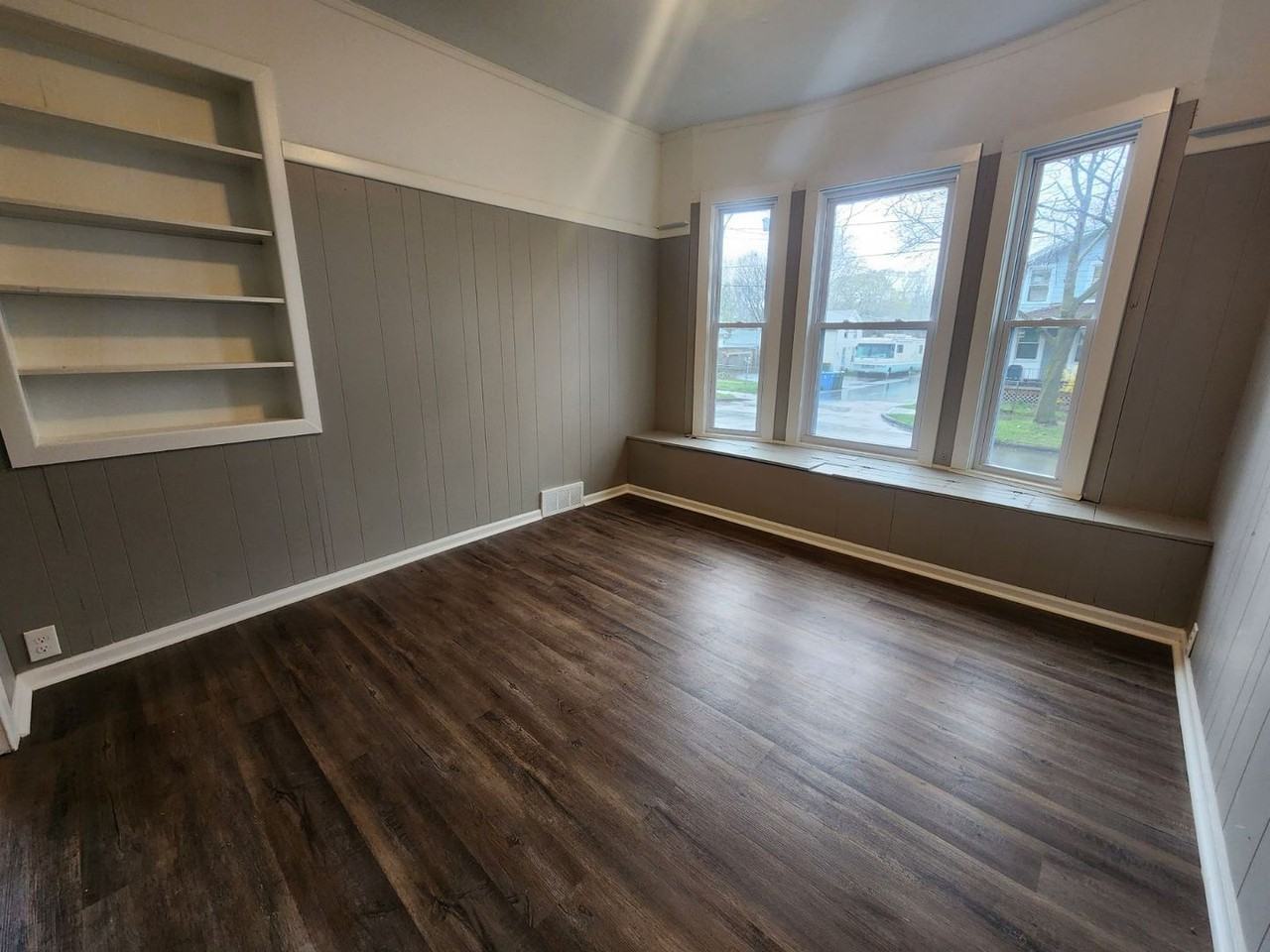 83 Glenwood Ave - Photo 2 of 13