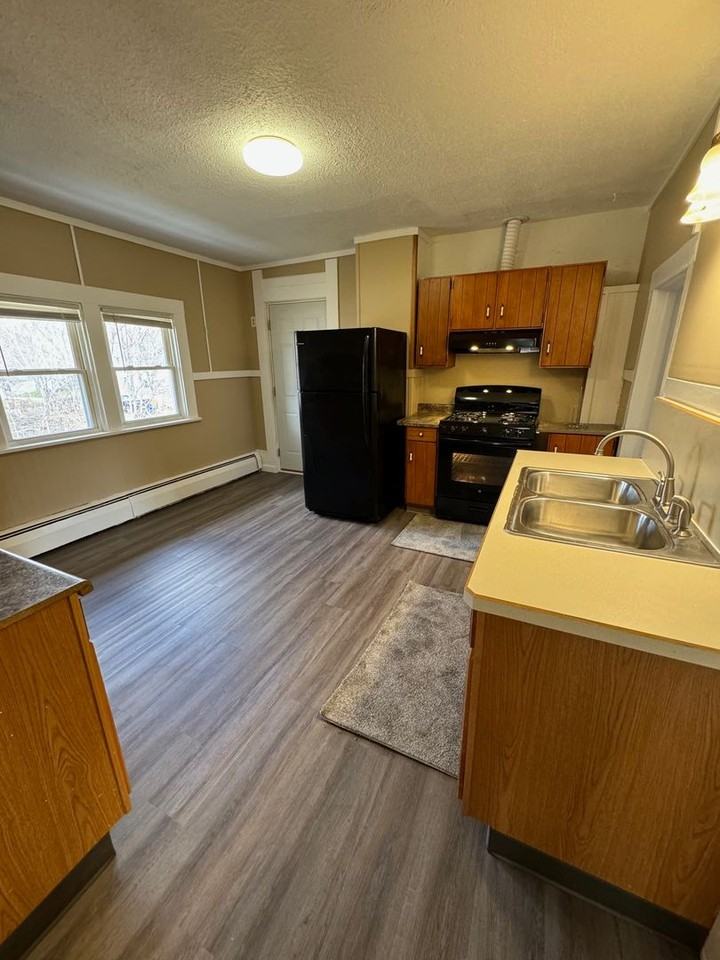 1016 S 5th St - Photo 3 of 8