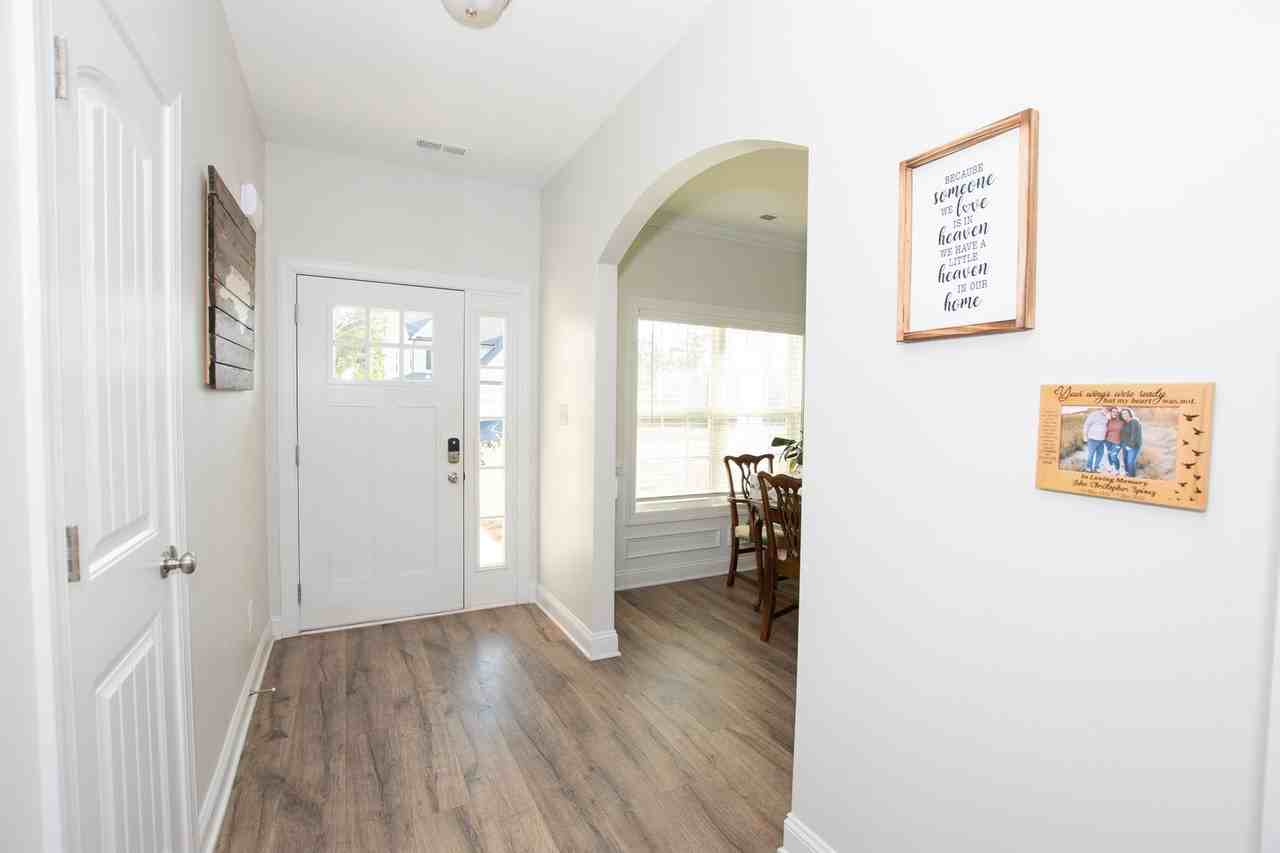 516 Transom Way - Photo 5 of 43