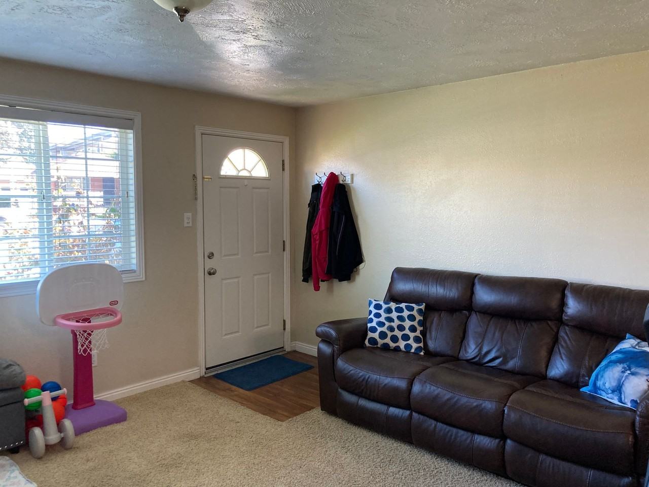 585 Bart Properties - Photo 3 of 25