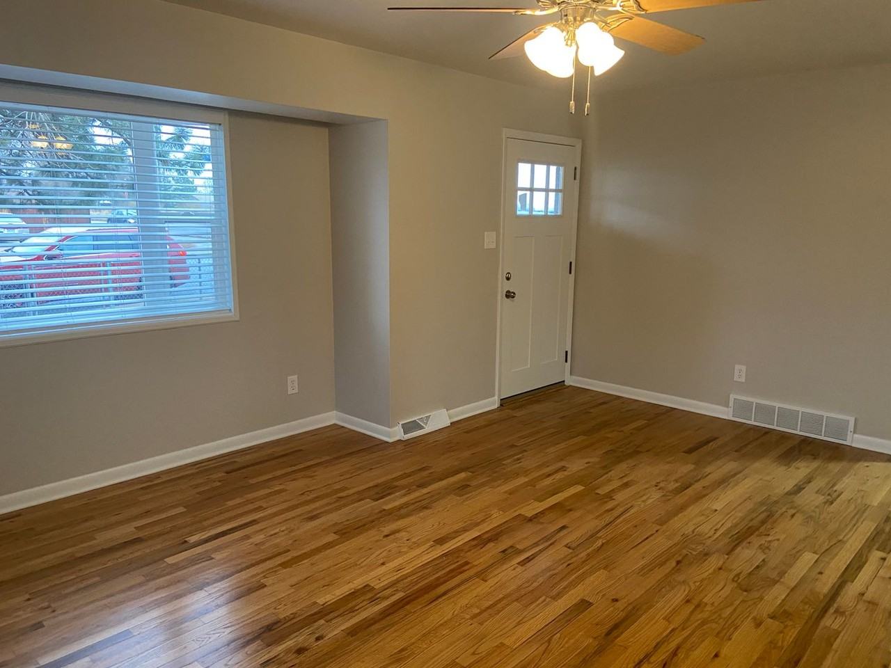 1108 S Ingalls St - Photo 3 of 32