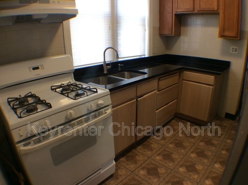 6343 N Oakley Ave #3W - Photo 2 of 12