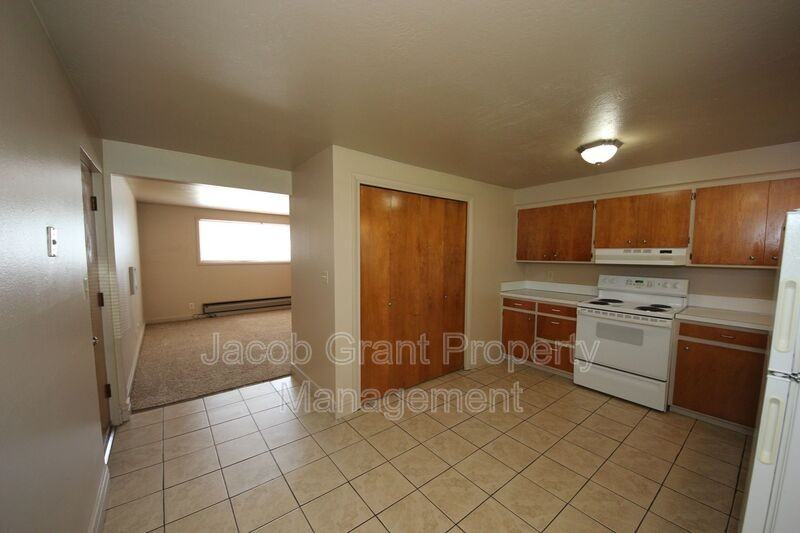 756 Wayne Ave #4 - Photo 6 of 12