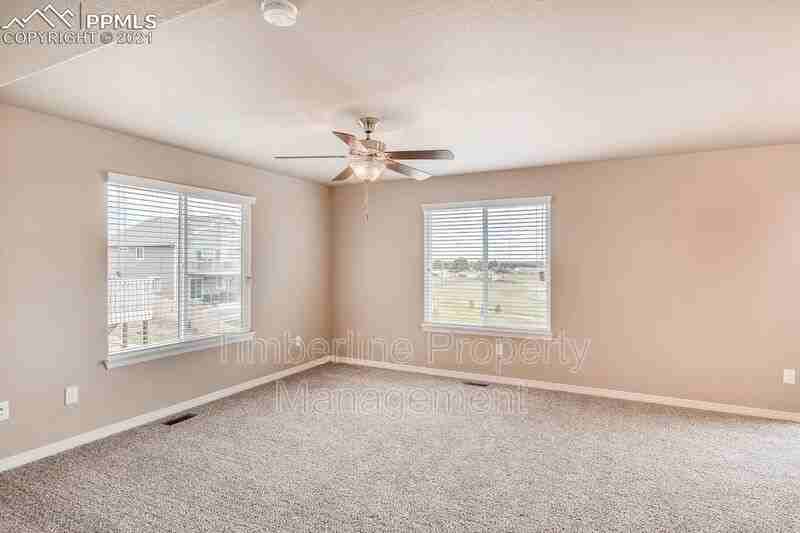 6031 Jorie Rd - Photo 2 of 11