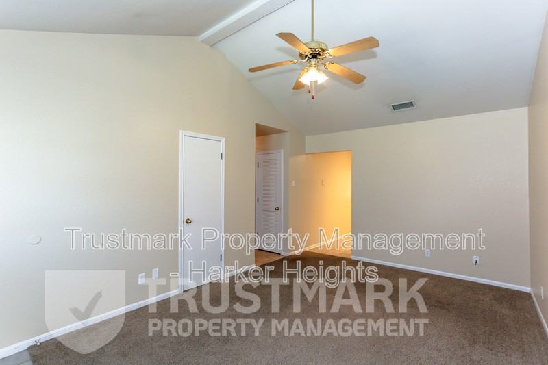 1907A Windward Dr #A - Photo 4 of 15