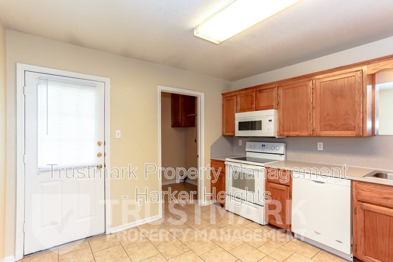 1907A Windward Dr #A - Photo 6 of 15