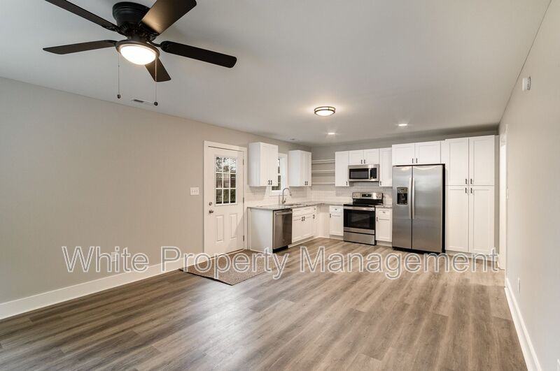 390 Lizzie Ct Nw - Photo 3 of 15
