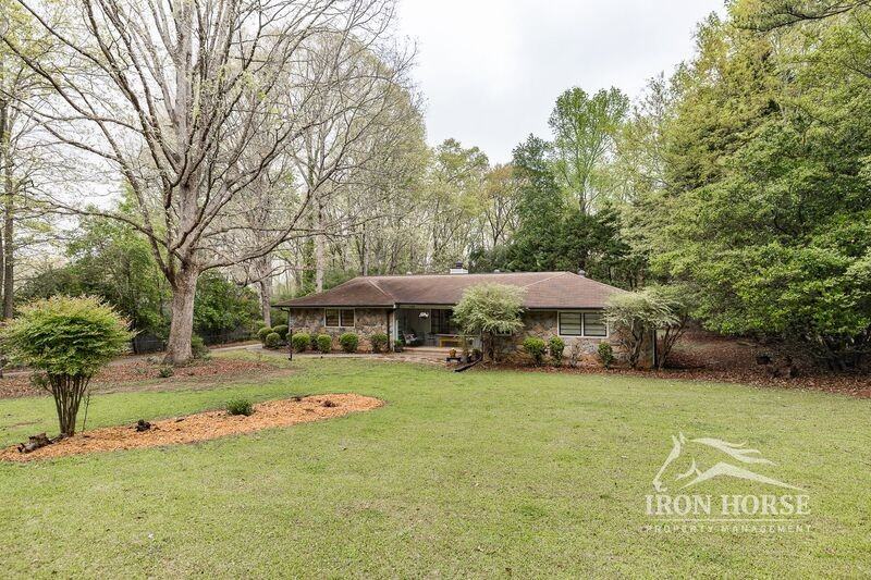 130 Austin Dr - Photo 2 of 35