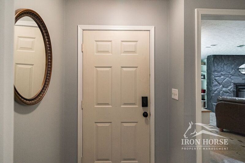 130 Austin Dr - Photo 5 of 35