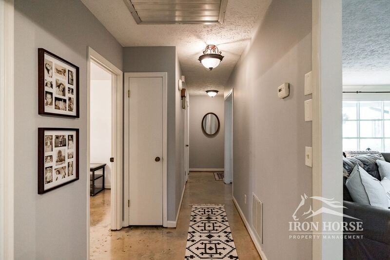 130 Austin Dr - Photo 6 of 35