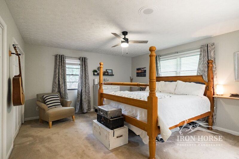 130 Austin Dr - Photo 7 of 35