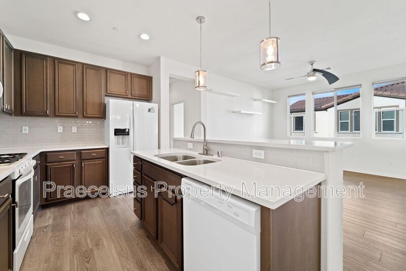 1710 Signature Pl #1 - Photo 5 of 29