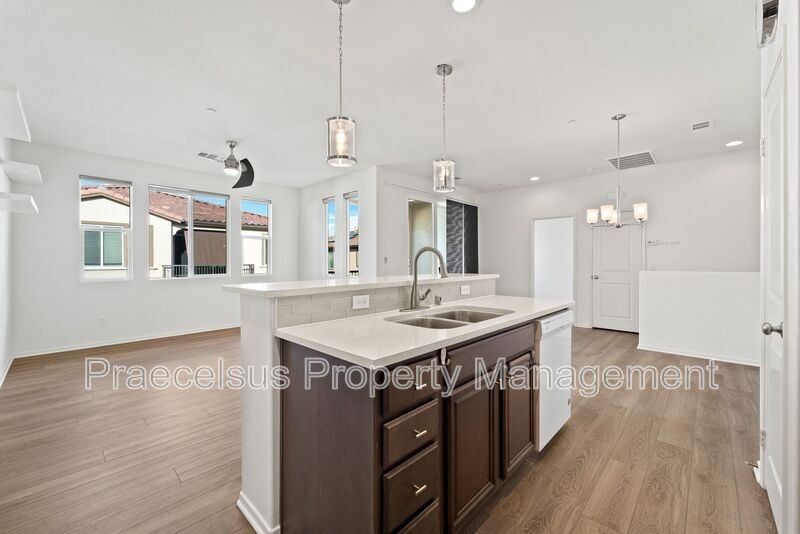 1710 Signature Pl #1 - Photo 6 of 29