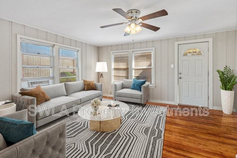 218 E Thomas St - Photo 2 of 13