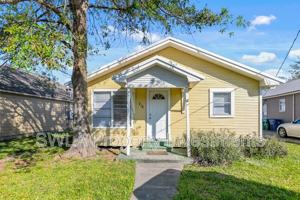 featured image of 218 E Thomas St