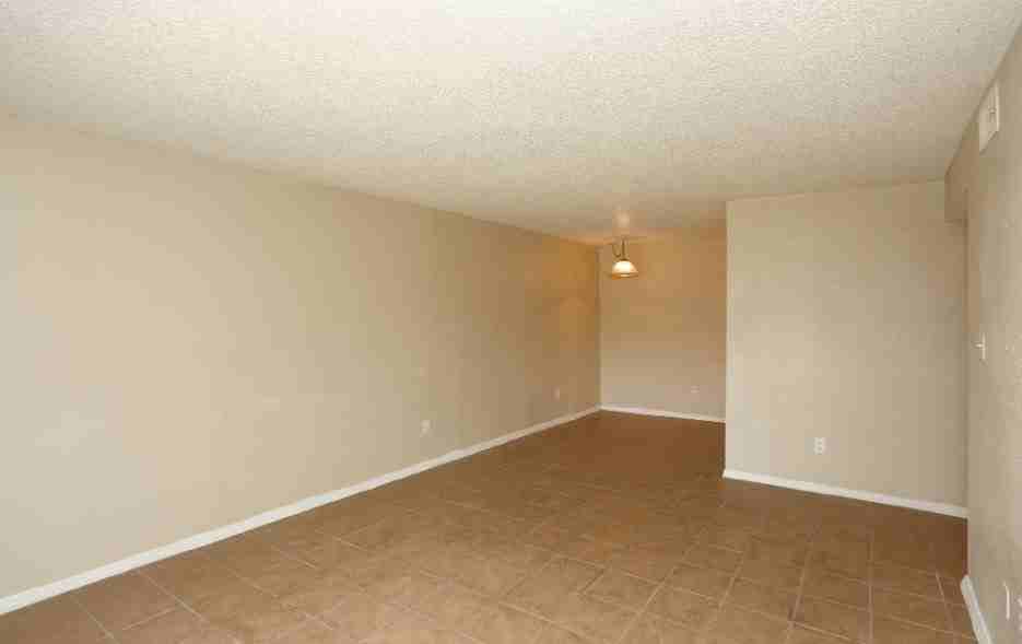 10707 North Western Avenue #E - Photo 3 of 6