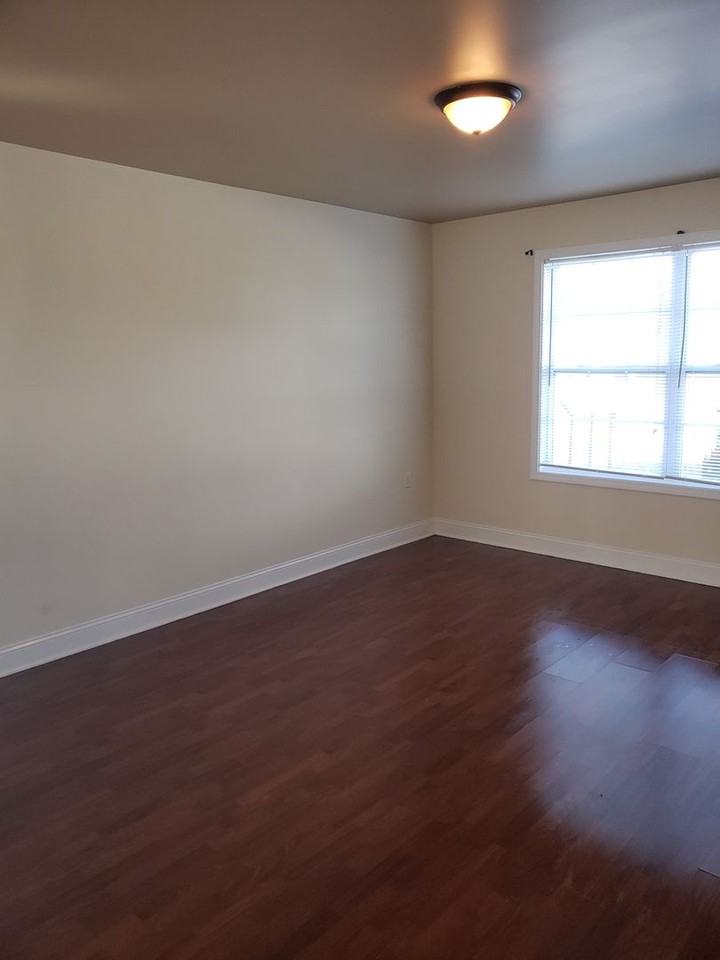 Legacy Place Apts - Photo 3 of 11