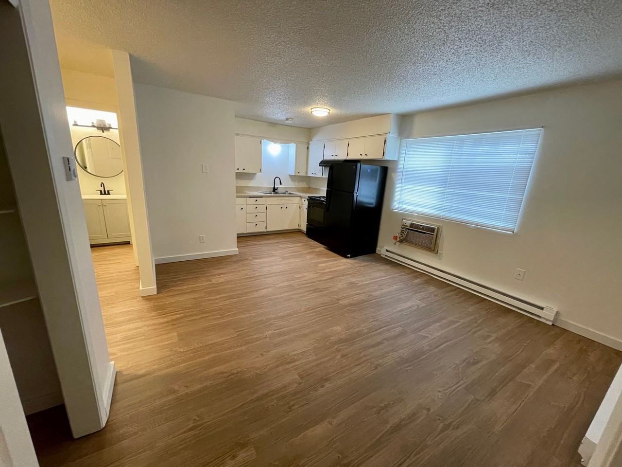 211-219 S Whipple Rd - Photo 2 of 38