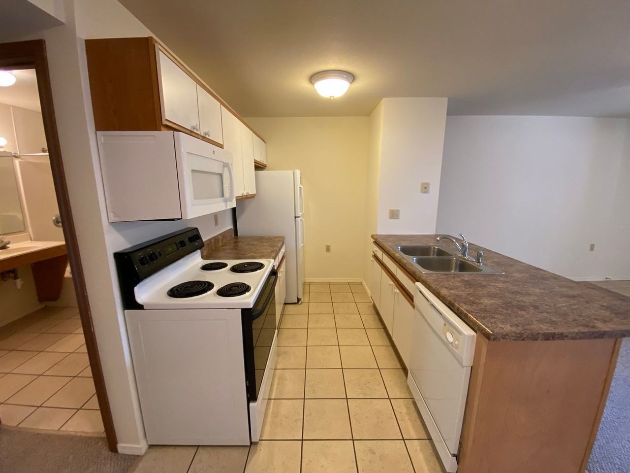 305-311 Birch Street - Photo 3 of 31