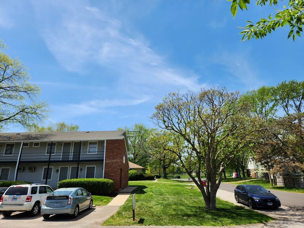 305-311 Birch Street - Photo 7 of 31