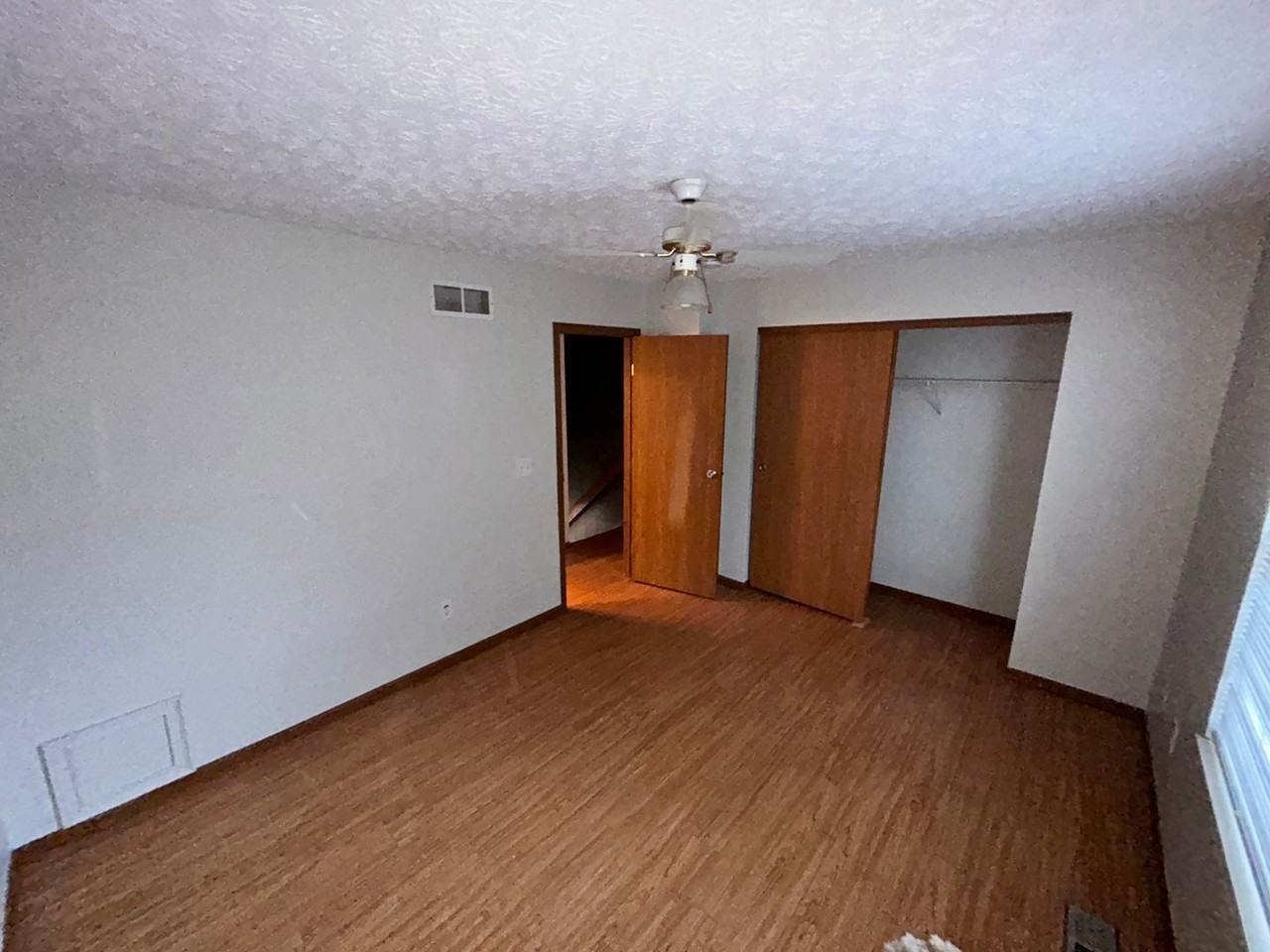 227 Hawkins Ln - Photo 5 of 18