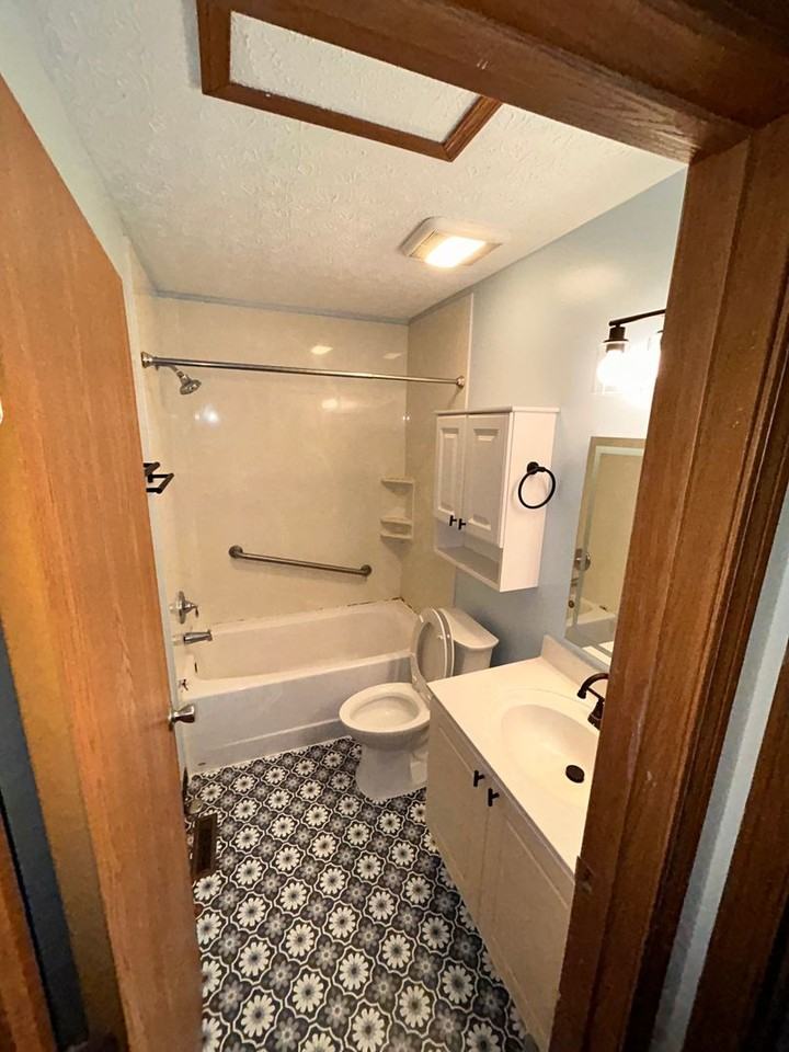 227 Hawkins Ln - Photo 6 of 18